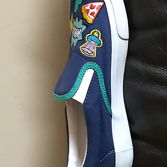 OLD NAVY "WHOA" CANVAS SLIP-ONS (GIRLS/WOMANS SIZE 4) - Picture 5 of 9